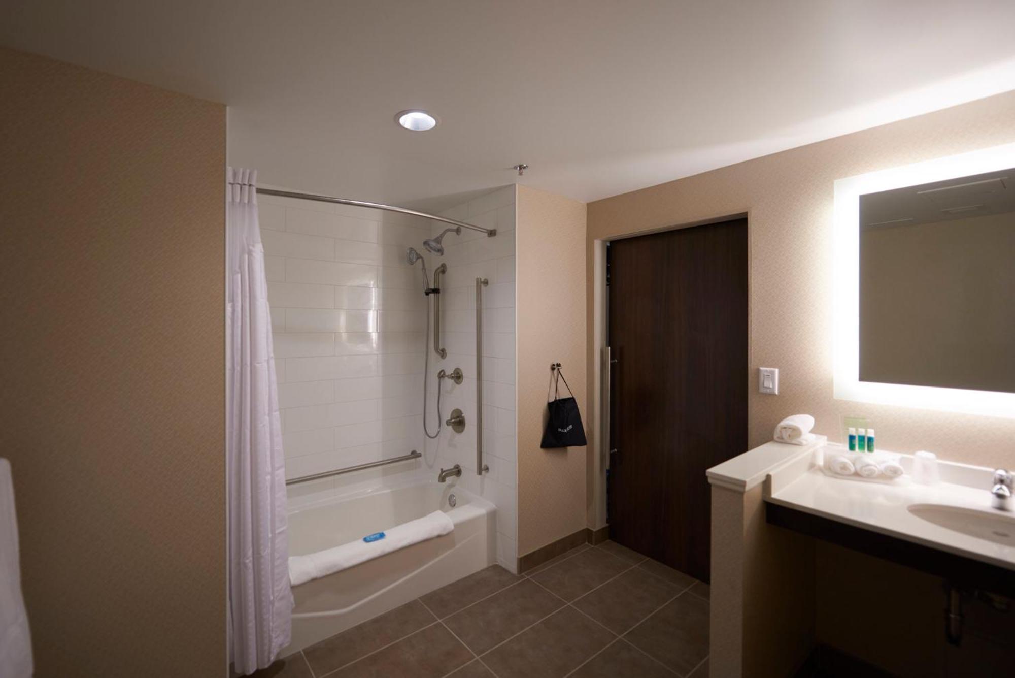Holiday Inn Express & Suites St. John'S Airport By Ihg Экстерьер фото